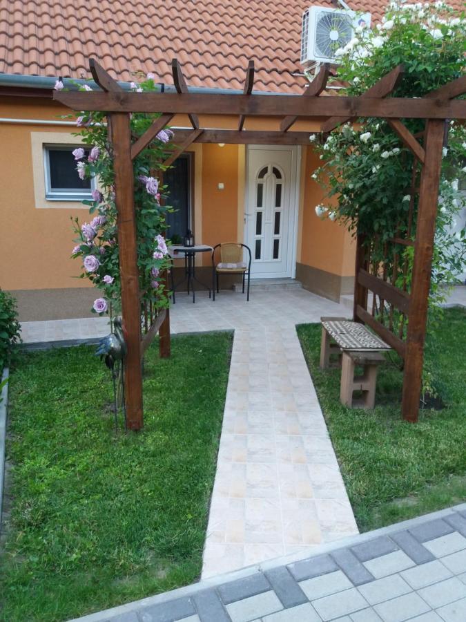 Levendulas Haz Hajduszoboszlo Exterior photo